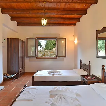 Traditional Villa With Amazing View 51 *