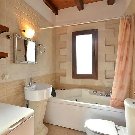 Traditional Villa With Amazing View 51 *