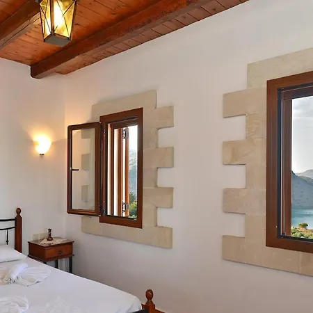 Traditional Villa With Amazing View 51 *