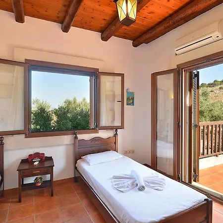 Traditional Villa With Amazing View 51
